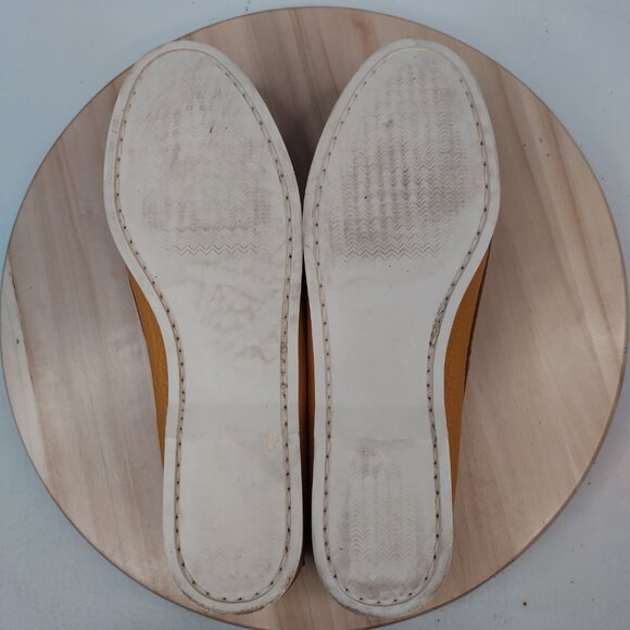 Vintage Dooney & Bourke Yellow Leather Loafer Slip On Boat Shoes Women US 11 M - Picture 14 of 14